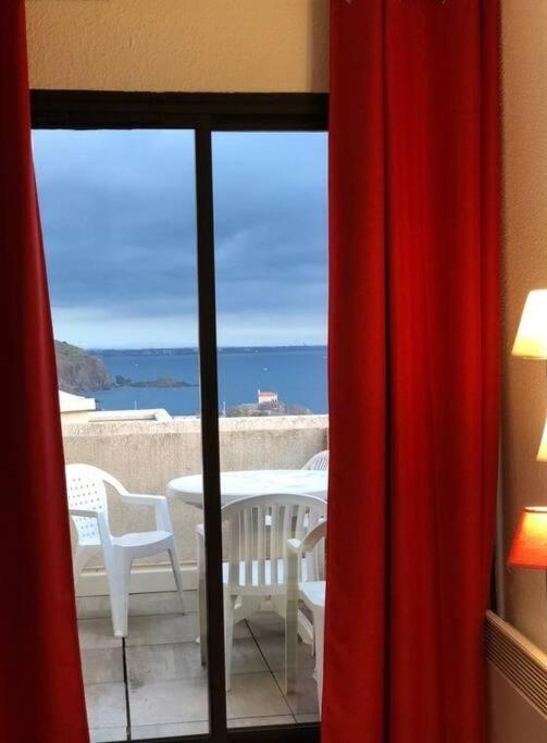Location Vue Mer Du Samedi Au Samedi, Clim, Parking, Piscine, Plage Collioure Eksteriør billede